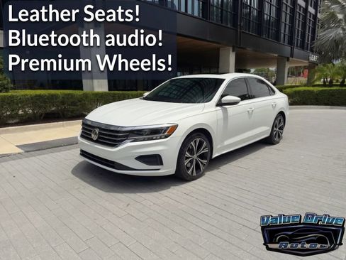 Used 2021 Volkswagen Passat 2.0T SE FWD image 1