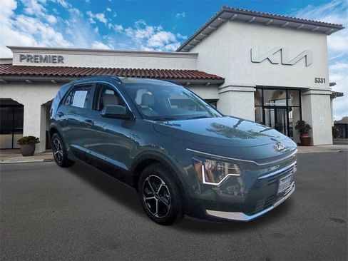 Certified 2025 Kia Niro EX image 2
