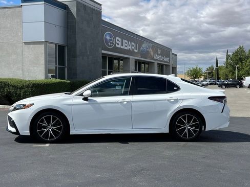Used 2024 Toyota Camry SE FWD image 7