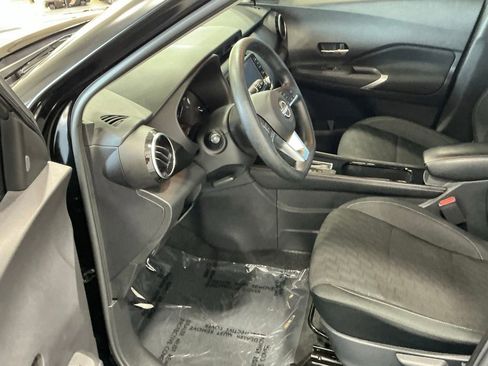 Used 2024 Nissan Kicks SV FWD image 5