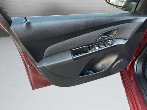 Used 2016 Chevrolet Cruze LT w/ Technology Package image 24