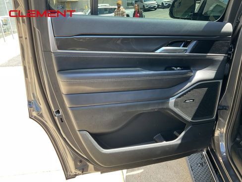 Used 2023 Jeep Wagoneer 4WD image 42