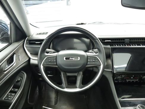 Used 2022 Jeep Grand Cherokee Limited AWD/4WD image 24