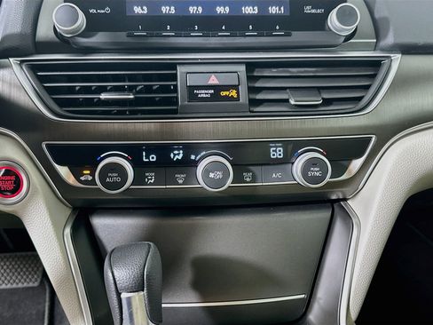 Used 2018 Honda Accord LX image 23