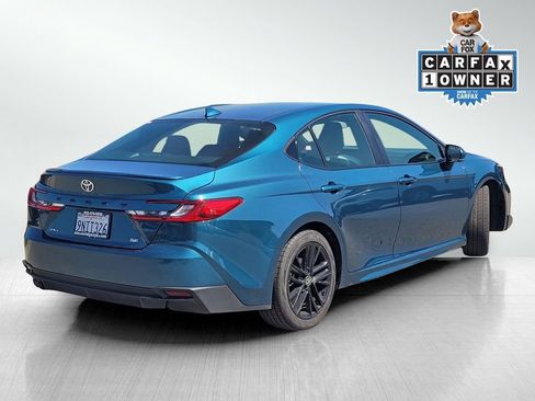 Used 2025 Toyota Camry SE FWD image 4