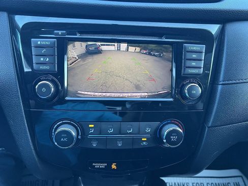 Used 2018 Nissan Rogue S AWD/4WD image 30