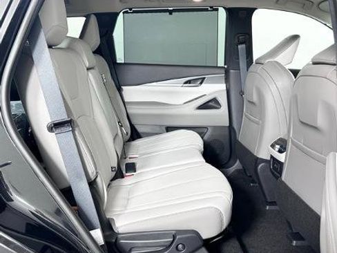 Certified 2026 INFINITI QX60 Luxe w/ Cargo Package image 28