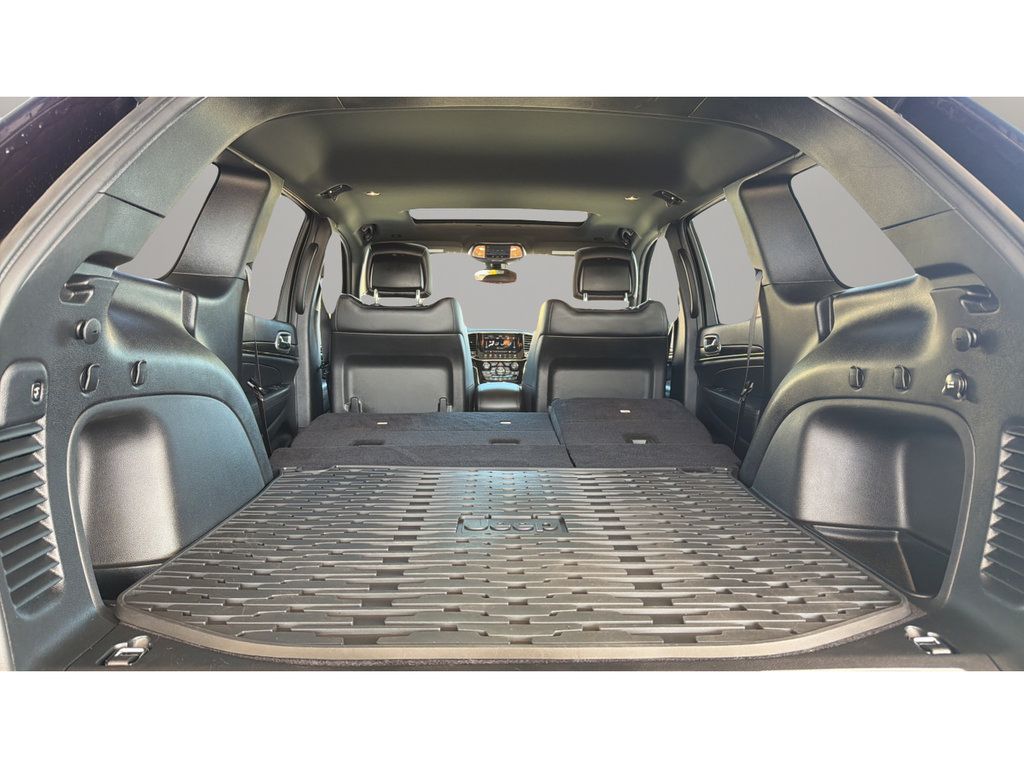Used 2021 Jeep Grand Cherokee Limited AWD/4WD image 17