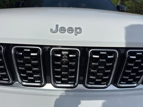 Used 2024 Jeep Grand Cherokee L Summit w/ Advanced Protech Group IV AWD/4WD image 32