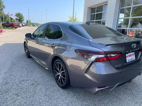 Used 2024 Toyota Camry SE image 4