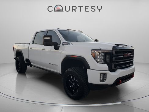 Used 2020 GMC Sierra 2500 AT4 w/ AT4 Premium Package image 4