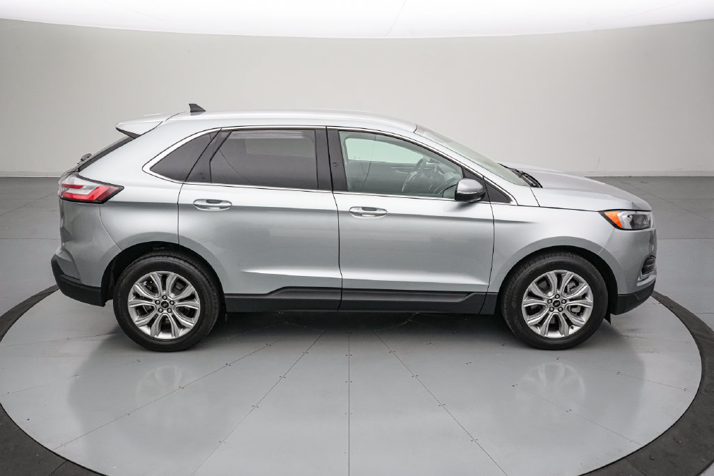 Certified 2024 Ford Edge Titanium AWD/4WD image 3