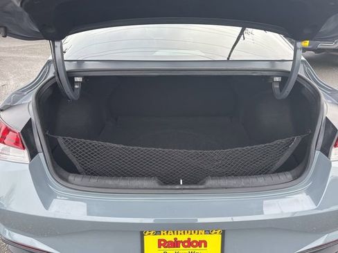 Used 2021 Hyundai Elantra Blue image 14