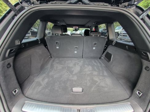 Used 2023 Jeep Grand Cherokee Overland w/ Luxury Tech Group IV AWD/4WD image 14