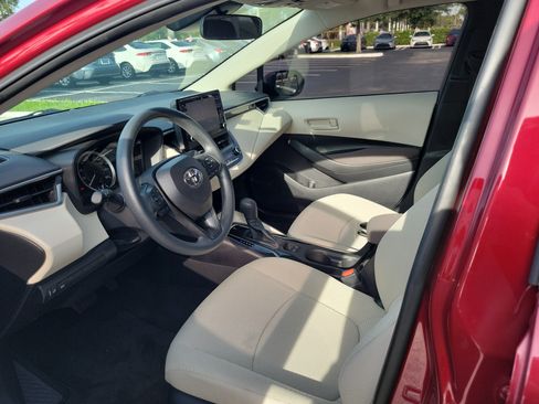 Used 2022 Toyota Corolla LE FWD image 19