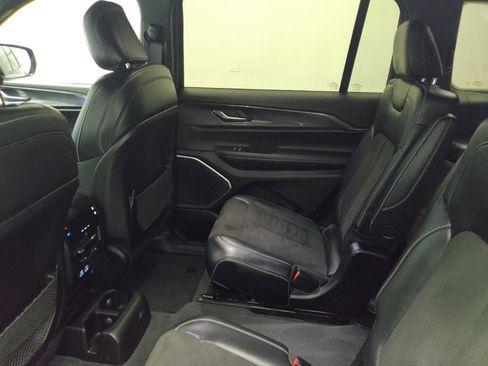 Used 2021 Jeep Grand Cherokee L Laredo image 18