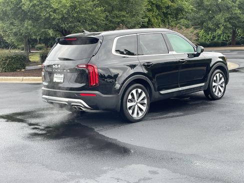 Used 2022 Kia Telluride EX w/ EX Premium Package FWD image 9