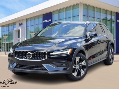New 2026 Volvo V60 B5 Cross Country Plus w/ Protection Package Premier