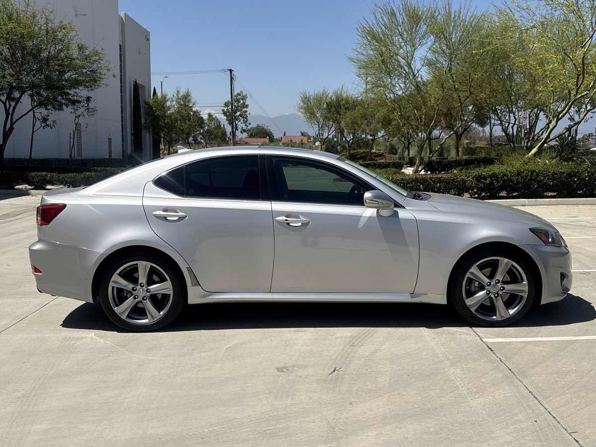 Used 2011 Lexus IS 250 w/ Premium Pkg Value Edition RWD image 2