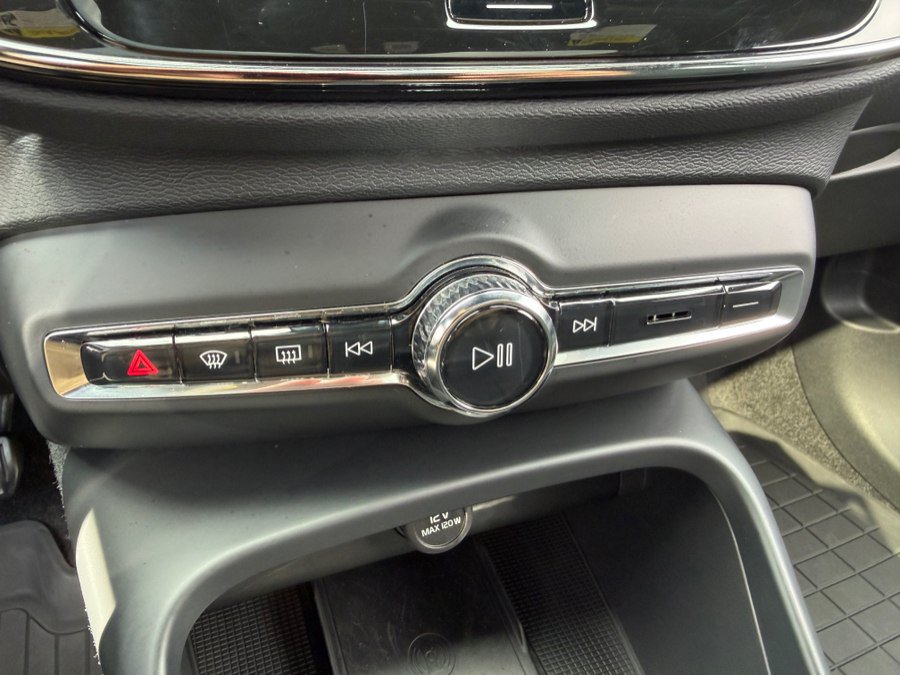 Used 2023 Volvo C40 P8 Recharge Plus w/ Protection Package Premier AWD/4WD image 23