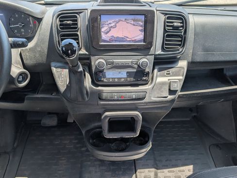 Used 2024 RAM ProMaster 2500 w/ Convenience Group image 16