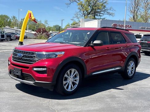 Used 2020 Ford Explorer XLT w/ Equipment Group 202A AWD/4WD image 24