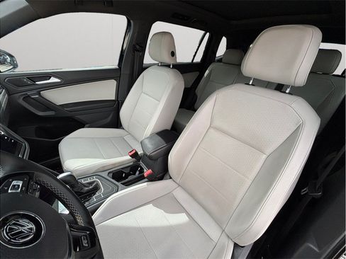 Used 2021 Volkswagen Tiguan SE R-Line FWD image 18