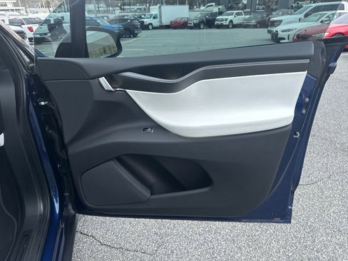 Used 2019 Tesla Model X Performance image 14
