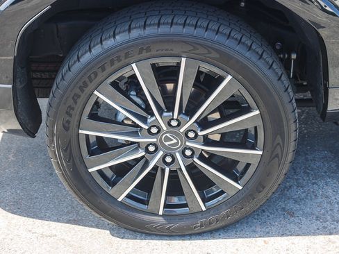 Used 2024 Lexus GX 550 w/ Cold Area Package AWD/4WD image 12