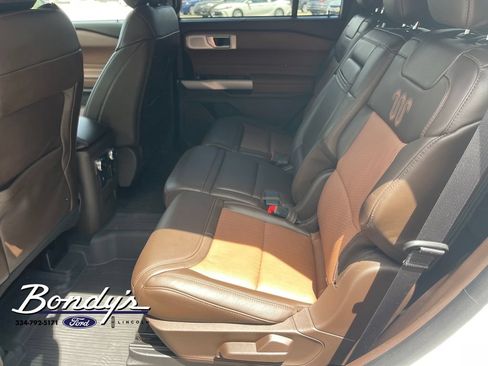 Used 2022 Ford Explorer King Ranch w/ Premium Technology Package AWD/4WD image 11