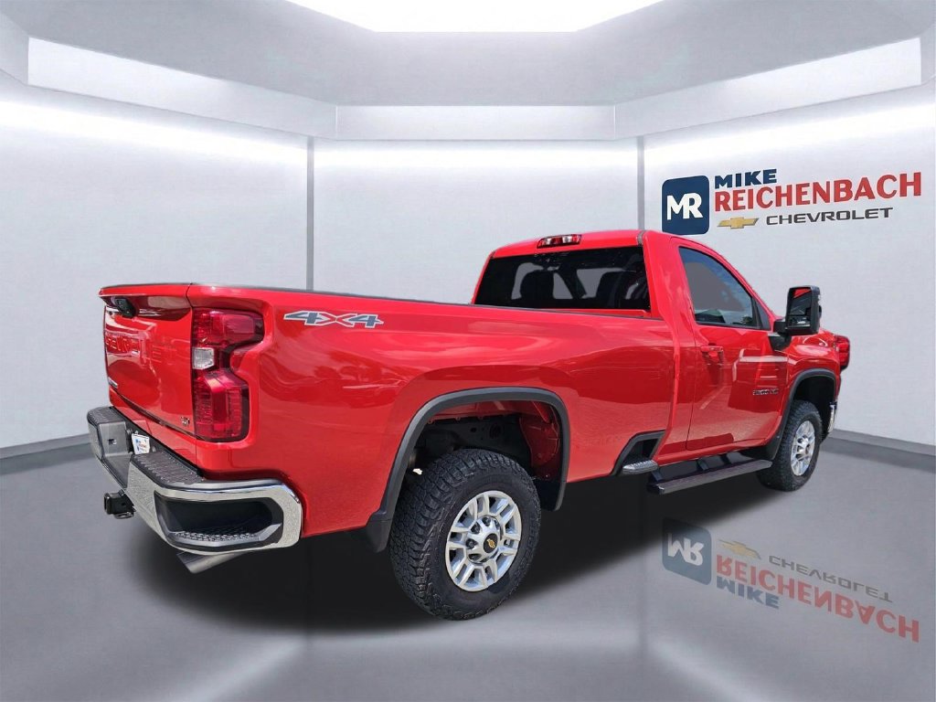 Used 2025 Chevrolet Silverado 2500 LT w/ Convenience Package AWD/4WD image 4
