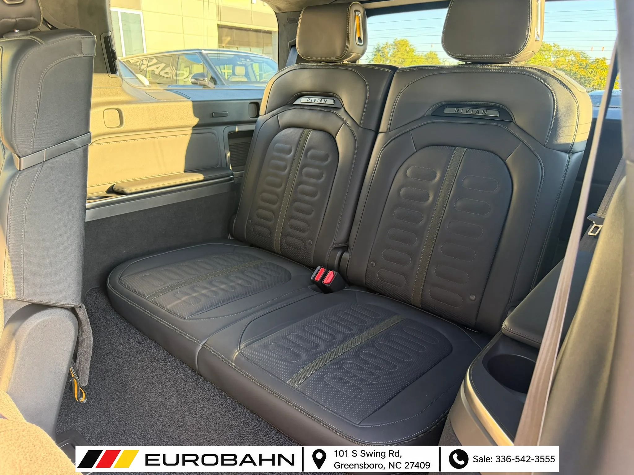 Used 2025 Rivian R1S Adventure Dual AWD/4WD image 16