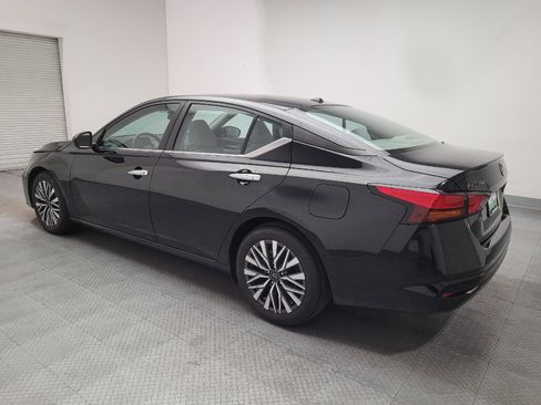 Used 2024 Nissan Altima 2.5 SV FWD image 3