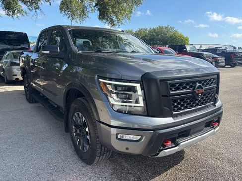 Used 2021 Nissan Titan PRO-4X w/ Pro-4x Convenience Package AWD/4WD image 3
