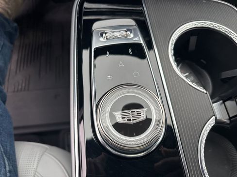 Used 2024 Cadillac Lyriq Luxury image 13