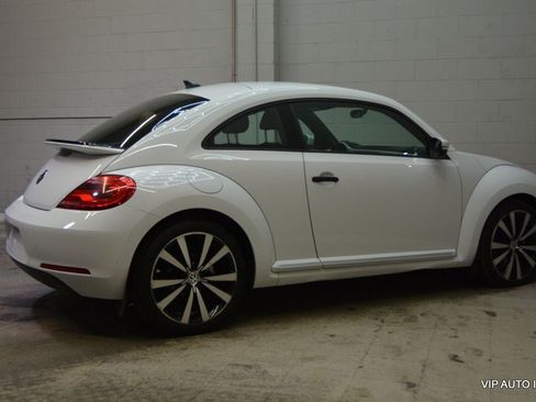Used 2015 Volkswagen Beetle 1.8T Classic FWD image 26