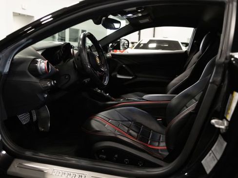 Used 2019 Ferrari 812 Superfast RWD image 38