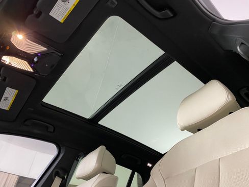 Used 2021 BMW X5 M50i image 14