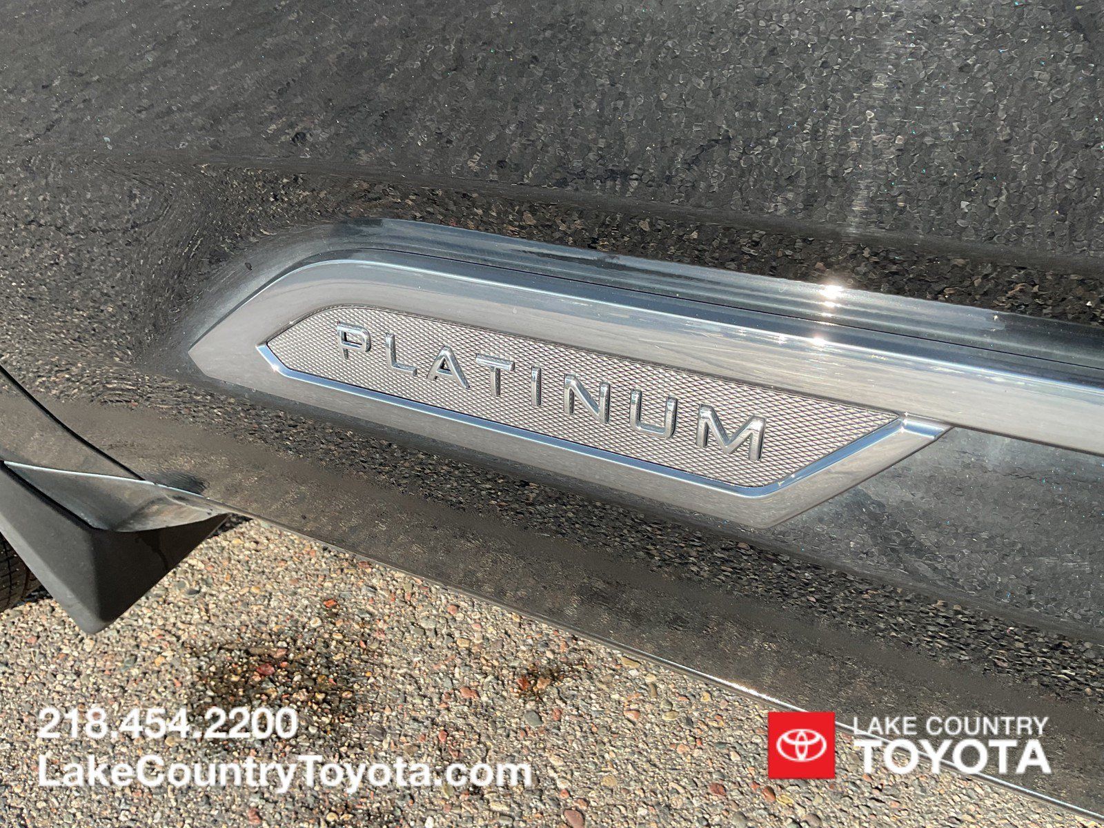 Used 2025 Toyota Sequoia Platinum AWD/4WD image 10