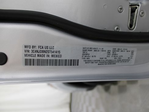 Used 2025 Jeep Compass Latitude w/ Sun & Sound Group image 47