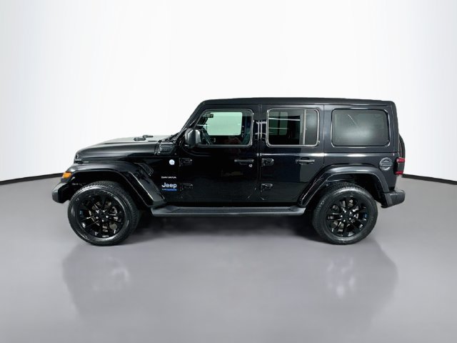 Used 2022 Jeep Wrangler Unlimited Sahara w/ Cold Weather Group AWD/4WD image 11