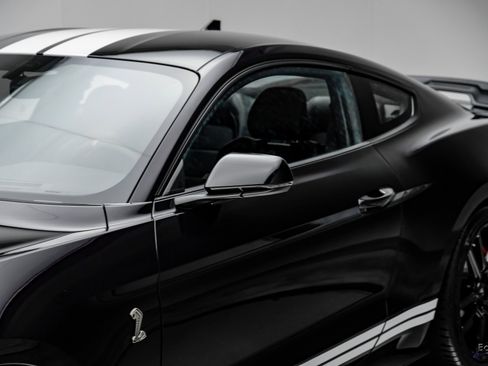 Used 2022 Ford Mustang Shelby GT500 w/ Technology Package image 24