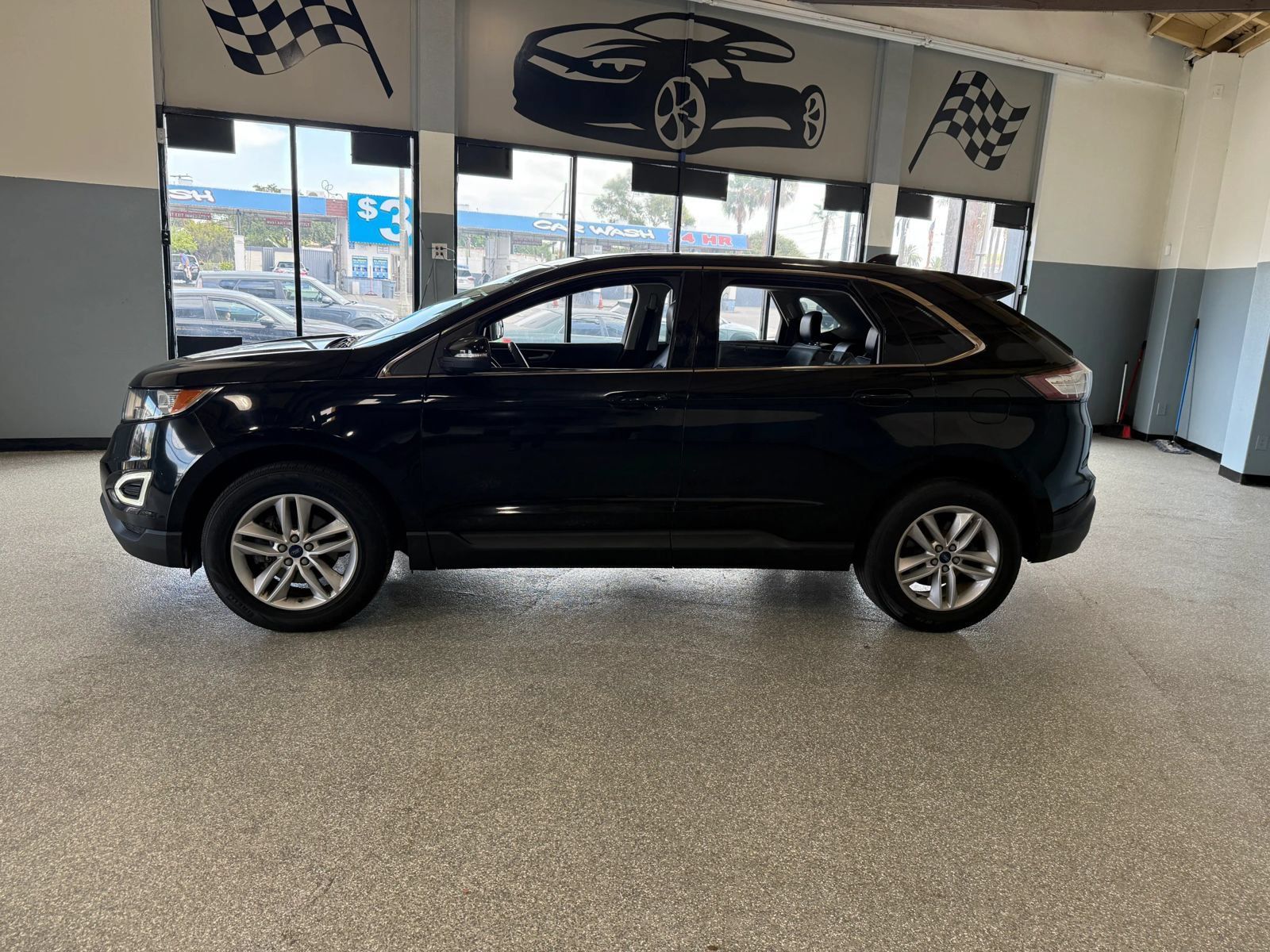 Used 2017 Ford Edge SEL w/ Equipment Group 201A FWD image 4
