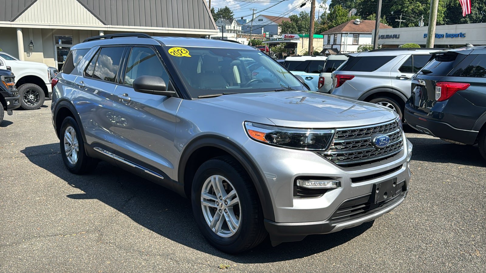 Used 2023 Ford Explorer XLT w/ Equipment Group 202A AWD/4WD image 1
