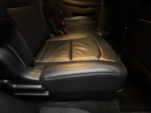 Used 2016 Ford Explorer XLT w/ Equipment Group 202A AWD/4WD image 14