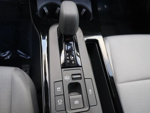 Used 2025 Toyota Prius LE image 16