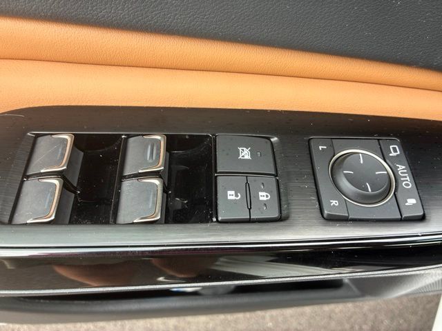 Used 2024 Lexus ES 350 w/ Premium Package FWD image 16