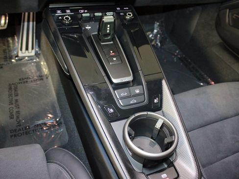 Used 2025 Porsche 911 Carrera GTS image 30