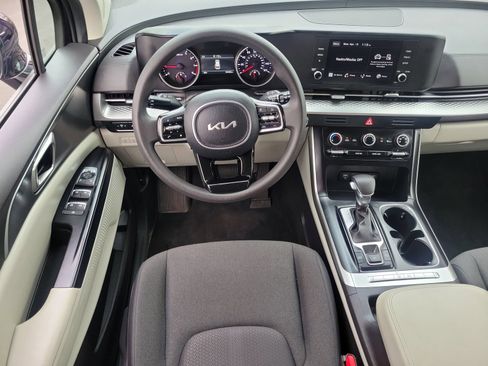 Used 2024 Kia Carnival LX FWD image 7