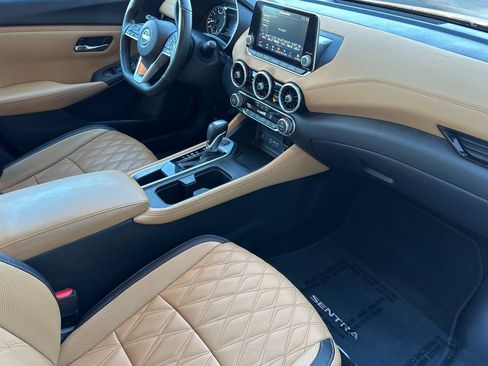 Used 2024 Nissan Sentra SV w/ SV Premium Package image 18